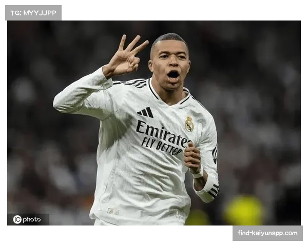 姆巴佩上演帽子戏法 皇马五球狂胜欧冠新军全程大片视角震撼呈现